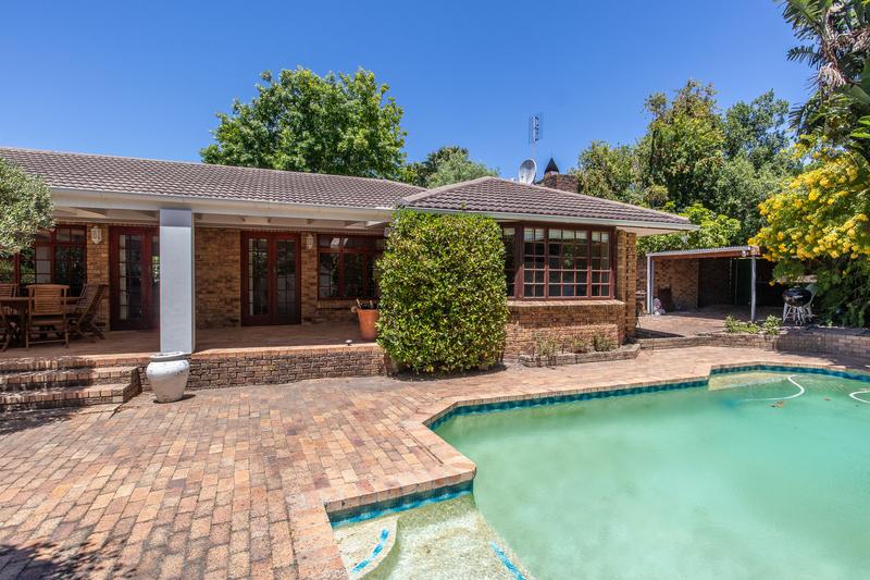 5 Bedroom Property for Sale in Constantia Western Cape